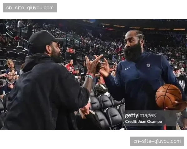 骑士进攻层次丰富，哈登组织串联激活全队进攻体系